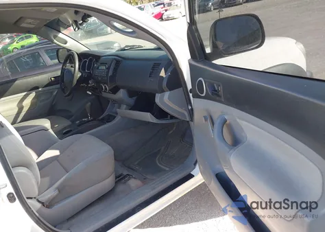 2011 Toyota Tacoma z USA, uszkodzony, nr VIN 5TFPX4EN5BX006148